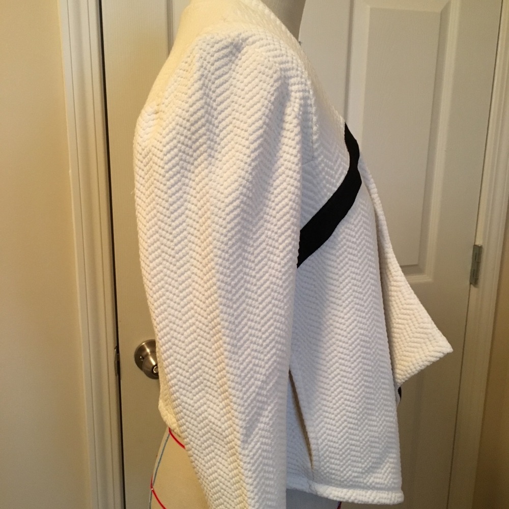 Textured open front jacket - Picture 3 of 5